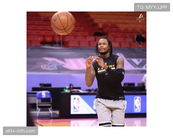 雷·阿伦无球跑位拉开空间 提升詹姆斯关键时刻三分效率